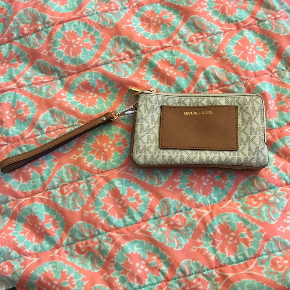 BRAND NEW! MK wristlet